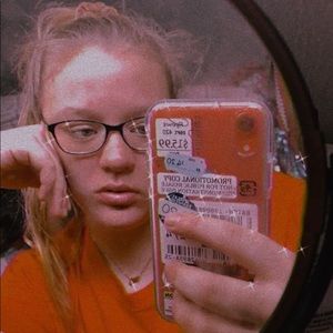 Meet your Posher, Alexia